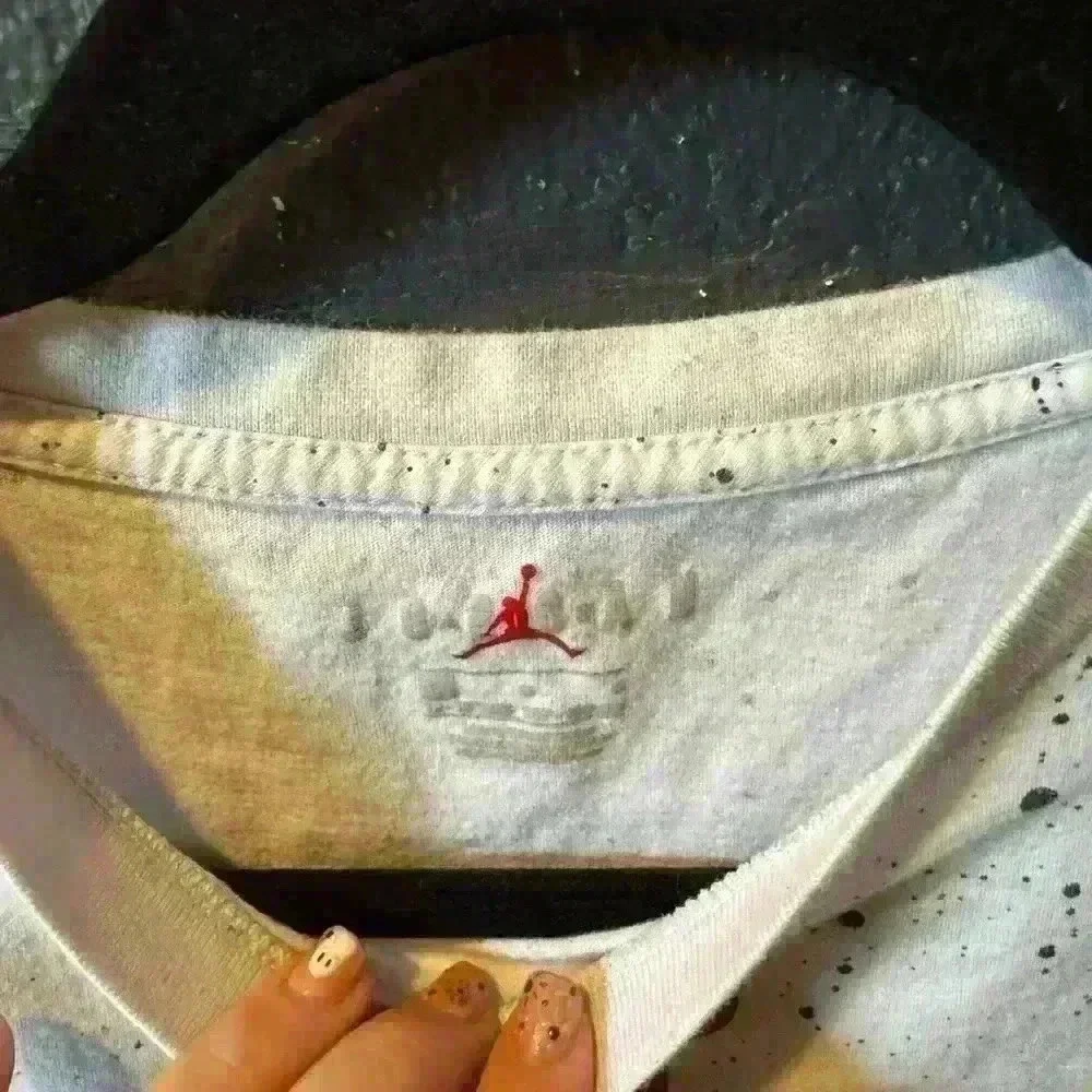 Kids Nike Air Jordan Short Sleeve Tshirt Size Large - Picture 3 of 4